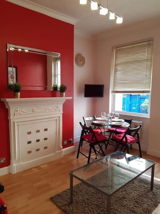 Апартаменты Cozy Flat, 5 Minute Walk To Oxford Circus Лондон Экстерьер фото