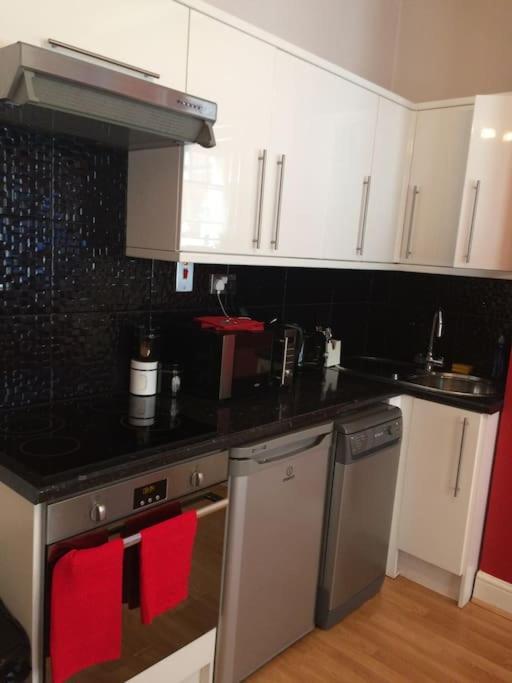 Апартаменты Cozy Flat, 5 Minute Walk To Oxford Circus Лондон Экстерьер фото
